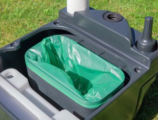 В комплекте с 25-литровым накопителем идут биоразлагаемые пакеты для перемещения компоста