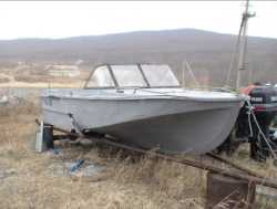 Ищу катер  семейства "Амур"