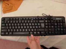 Продам клавиатуру