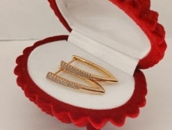 Красивые серьги из нетемнеющего металла