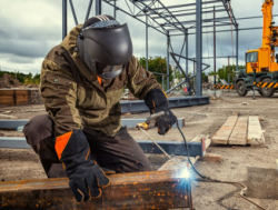 Требуется сварщик  МИГ МАГ