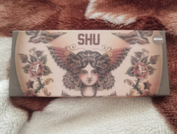 Тени для век