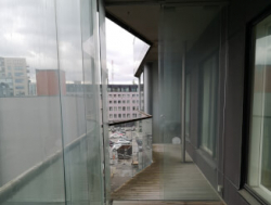 Нужно помыть 50 м2 перегородок из стекла и террасу 22 м2