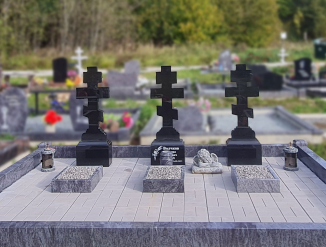 Памятники и ограды