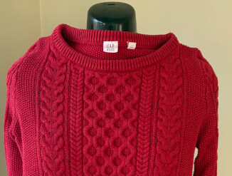 Красивый женский джемпер